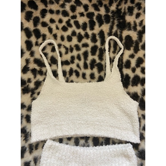 Urban Outfitters Out From Under Skims Cozy Knit Bralette & Boucle Shorts Set - Picture 3 of 7